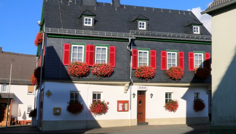 Hier regiert der Bürgermeister und der Gemeinderat muss alles abnicken!